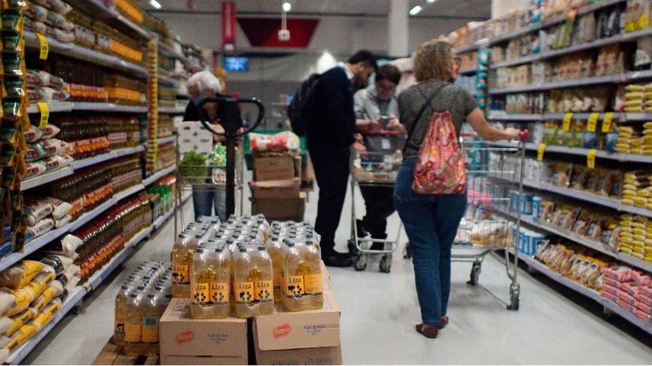 Consumo dos lares cresce 4,58% em março de 2023 frente a março de 2022, diz Abras