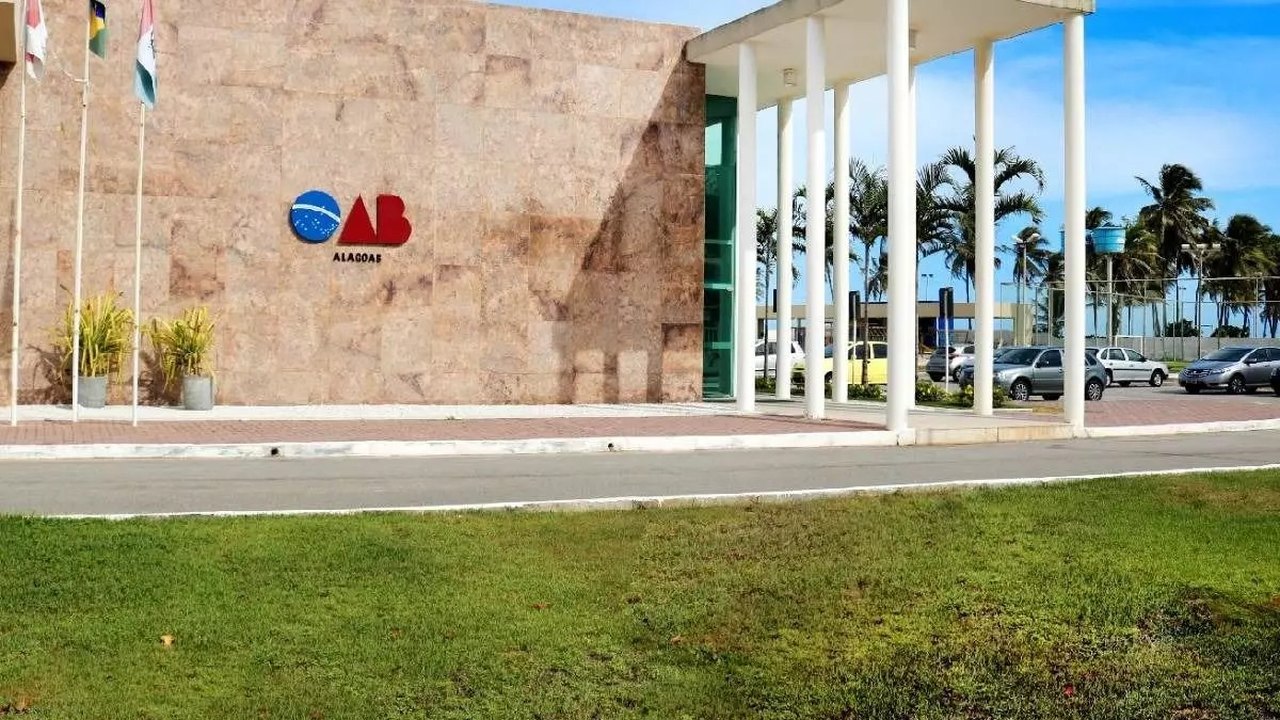 Advogado contesta PSS que será realizado pela OAB/AL