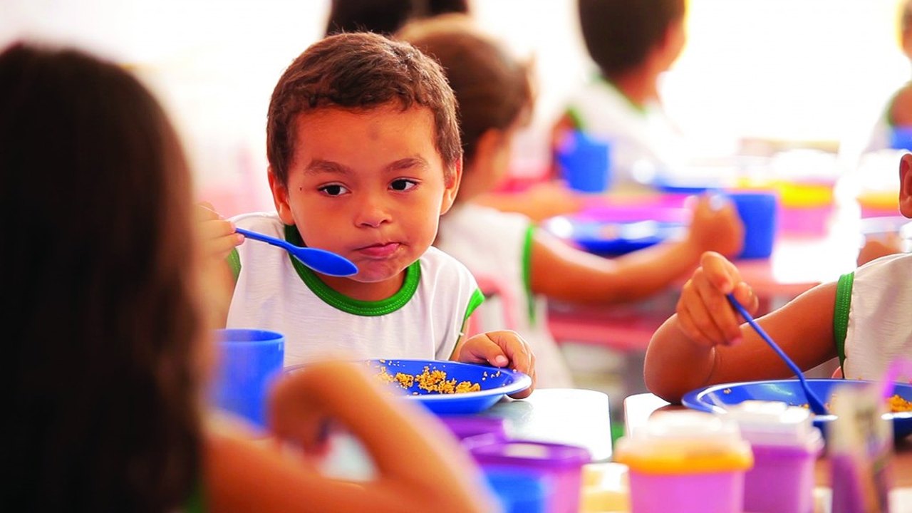 Prefeitura inicia distribuição de kits de merenda na quinta-feira