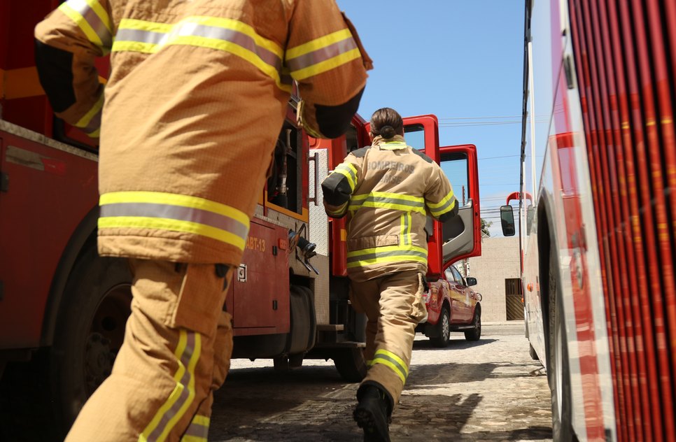 CBM BOMBEIROS CORRENDO VIATURA (2) / Foto: (Foto: Reprodução/CBMSE)