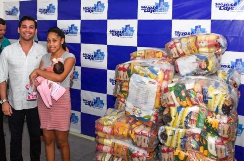 Em parceria com o Estado, prefeitura da Laje lança programa de cesta nutricional