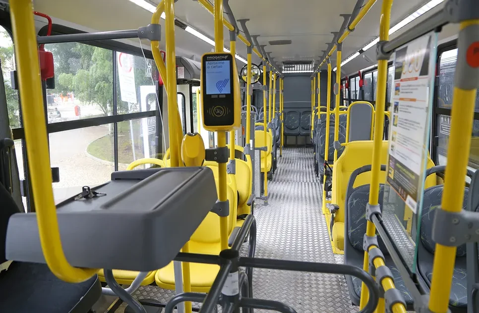 Mais de noventa ônibus do transporte coletivo da Grande Aracaju estão paralisados; confira linhas afetadas