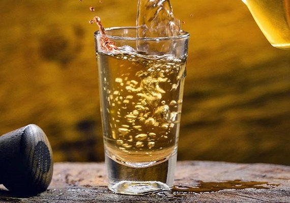 Brasil lucrou quase US$ 13 bilhões com a exportação de cachaça