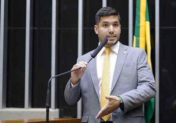 Em Fortaleza, André Fernandes, com 40,3%, irá ao 2º turno com Evandro Leitão (34,4%)