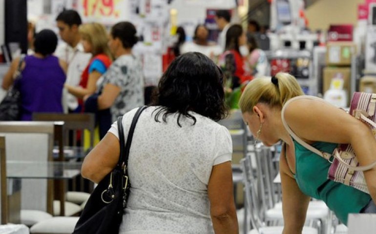 Vendas do varejo crescem 0,5% em outubro, aponta IBGE