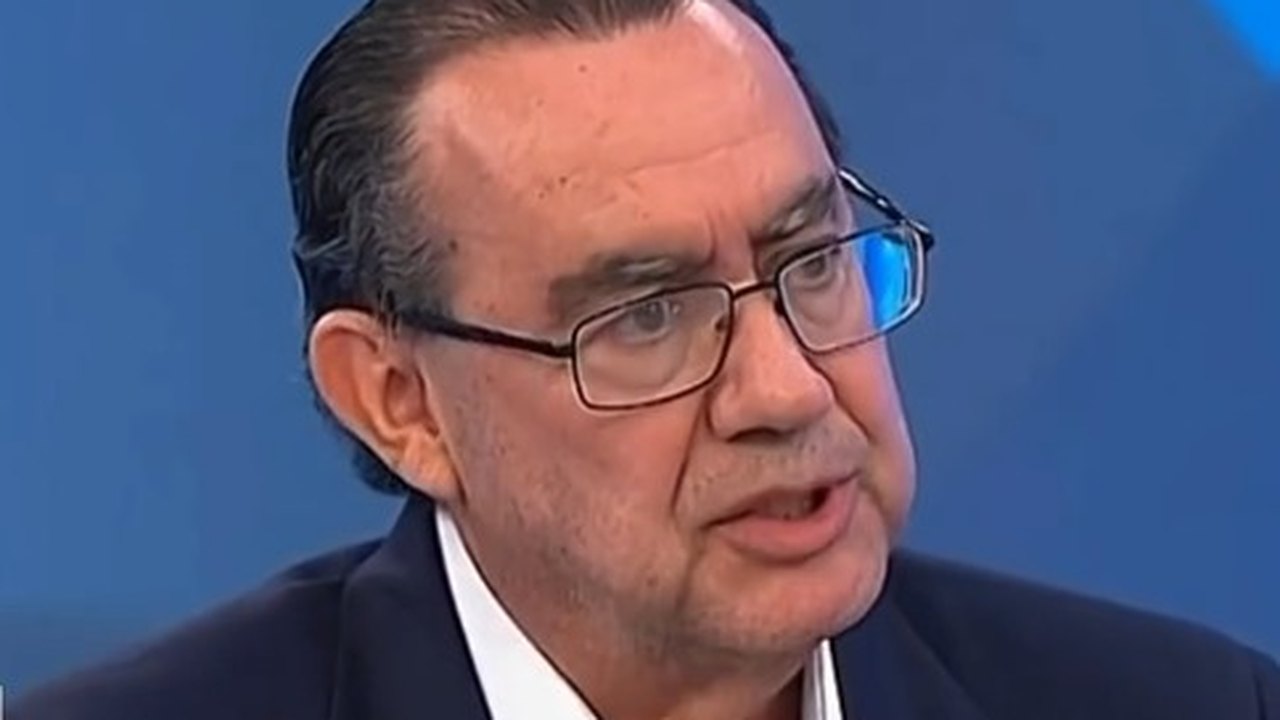 Augusto Cury pretende reajustar salário mínimo pela inflação e mais 1% ao ano