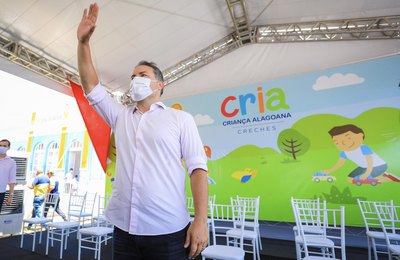 Governador assina ordens de serviço para construção de mais de 3 creches CRIA