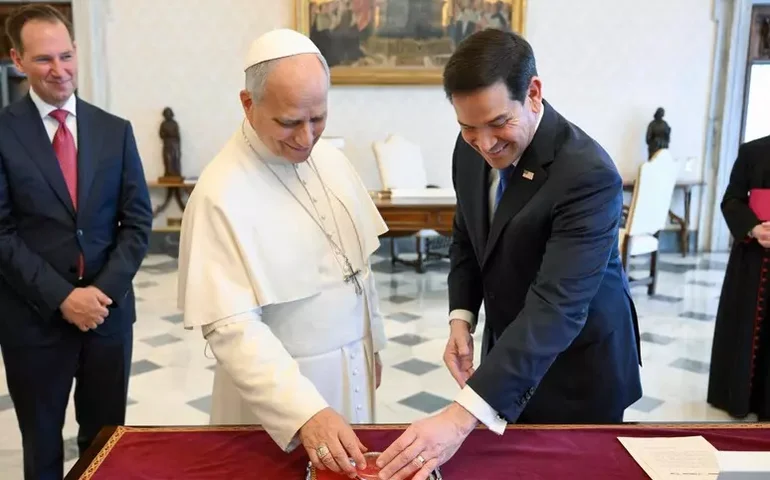 Rubio chega ao Vaticano para reunião com papa Leão XIV