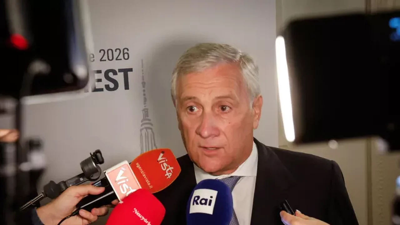 'Não tive intenção de ofender', diz Tajani após controvérsia sobre 'mulher ideal'