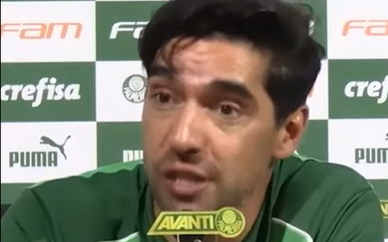 Abel Ferreira evita reclamar, mas acompanha críticas a Wilton Sampaio em Flamengo x Palmeiras
