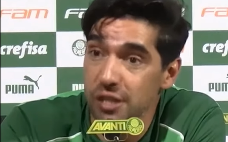 Abel Ferreira diz que não marcaria pênalti reclamado pelo São Paulo: 'Não havia disputa ali'