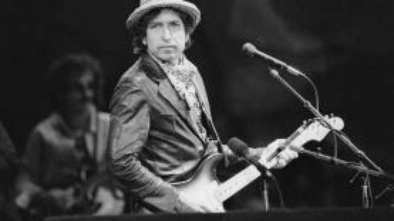 Após Bob Dylan, Neil Young vende a participação de suas músicas