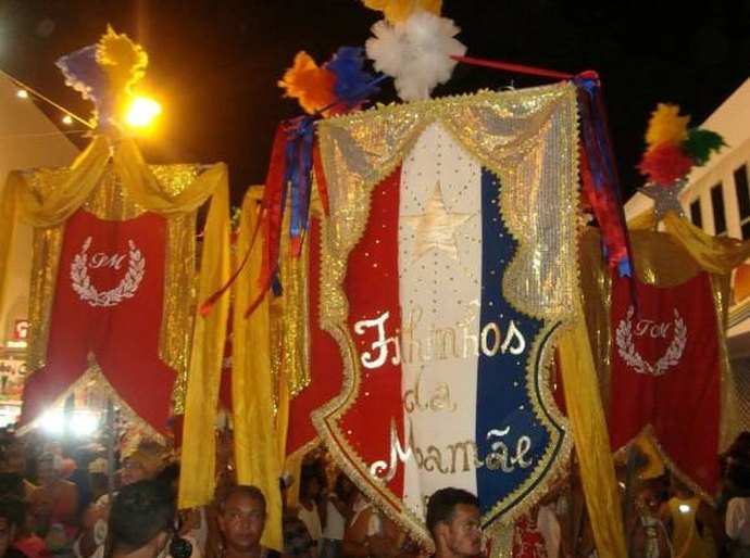 Tradicional bloco Filhinhos da Mamãe é um dos destaques das prévias carnavalescas