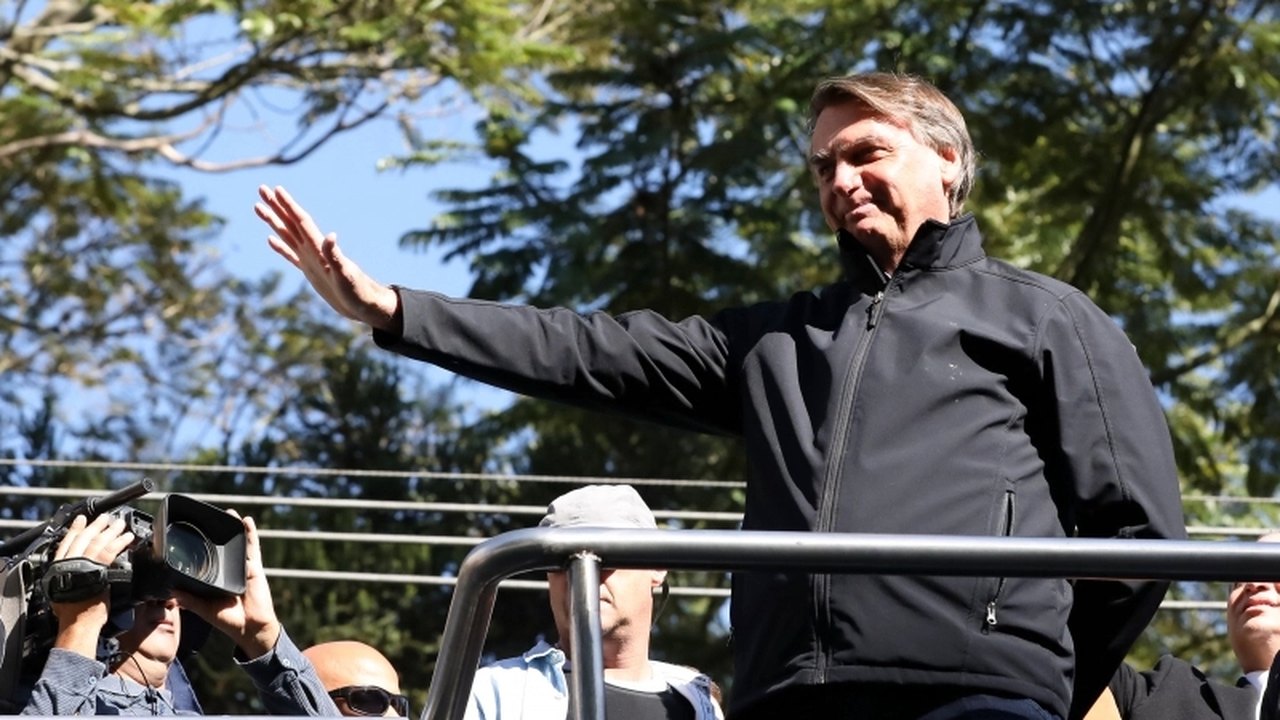 Em Curitiba, Bolsonaro volta a dizer que ‘só Deus’ o tira da Presidência
