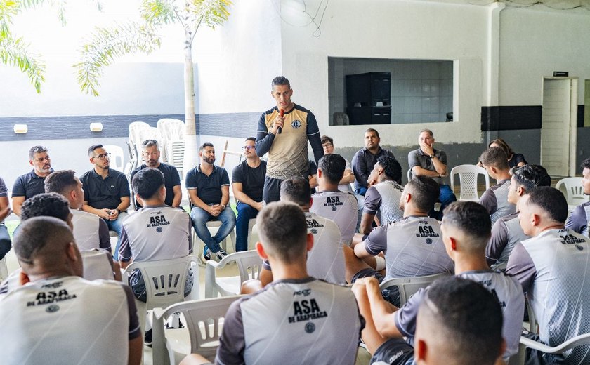No CT, ASA apresenta clube a elenco e comissão técnica