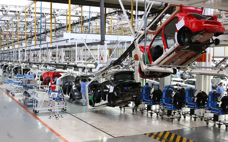 Brasil e Argentina firmam acordo para modernizar indústria automotiva e atrair investimentos