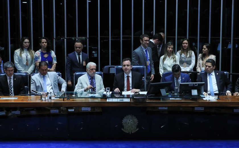 Congresso promulga emenda à Constituição para cortar gastos do governo