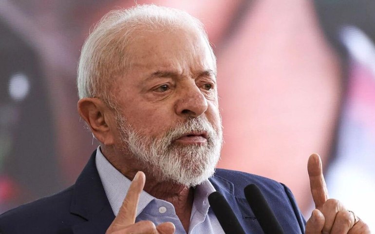 Governo Lula prepara resposta oficial às tarifas de Trump, diz mídia