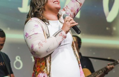 5ª edição do "Raízes da Fé”, fará tributo à obra da cantora alagoana Lucieli Araújo e une comunidade em ato beneficente