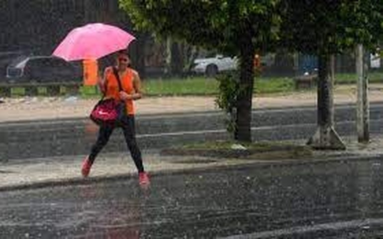 Semarh prevê chuvas dentro da normalidade, mas alerta sobre alguns focos de atenção em maio