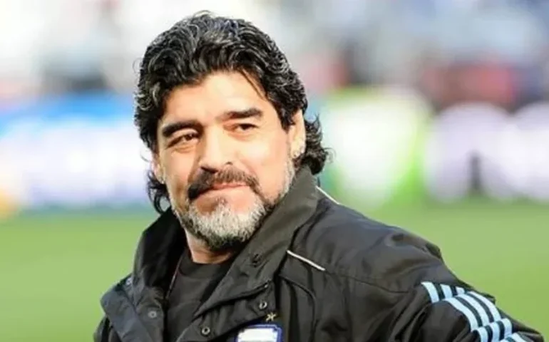 Promotores pedem suspensão temporária do julgamento da morte de Diego Maradona