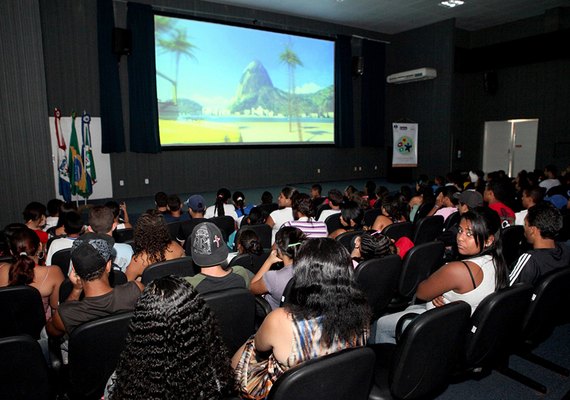 Esmal exibe filme sobre violência para educadores da rede pública municipal