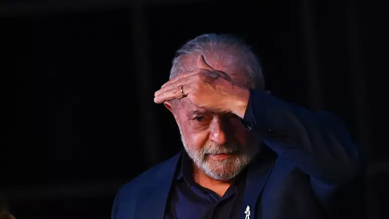 Lula embarca para encontro com Trump na Casa Branca