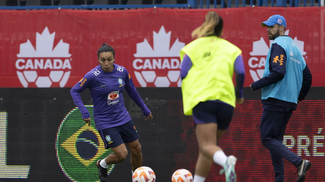Com Arthur Elias no comando, seleção feminina pega Canadá neste sábado