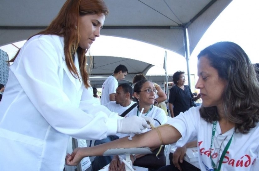 Hemoal realiza cadastro para doação de medula óssea no Shopping Pátio