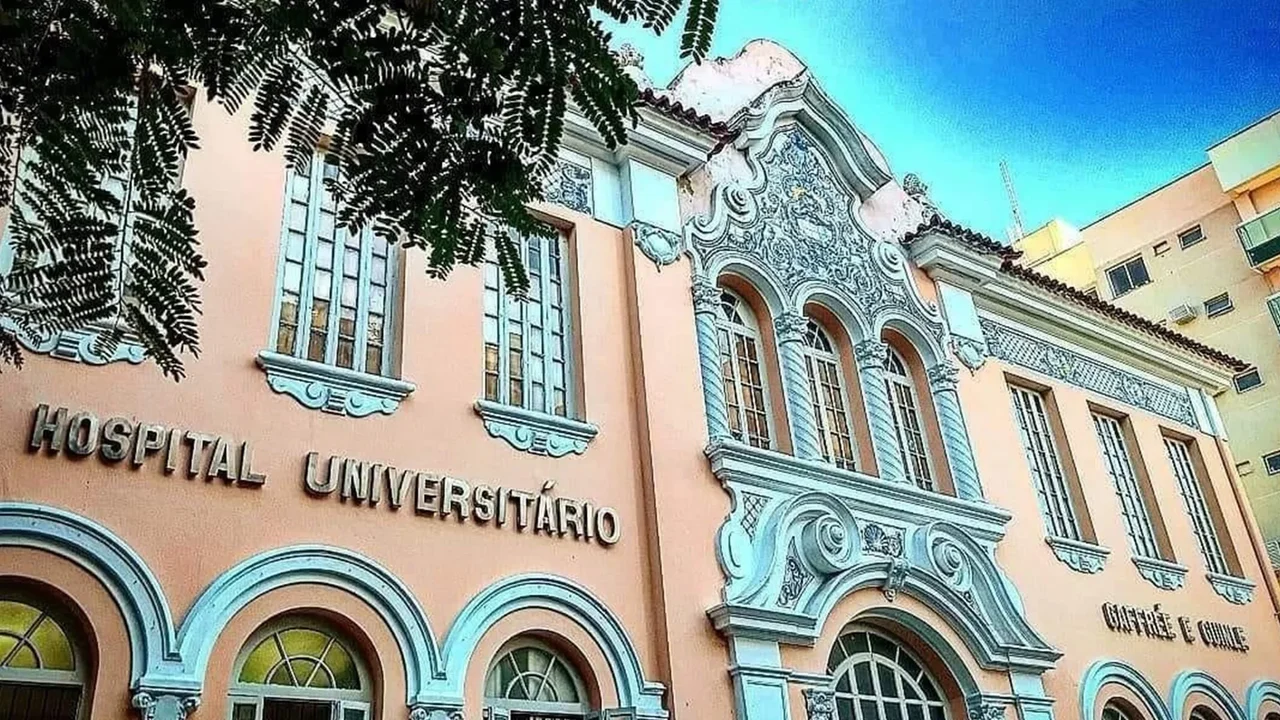 Escola de Medicina e Cirurgia da Unirio celebra 114 anos em meio a incertezas com mudança do hospital universitário