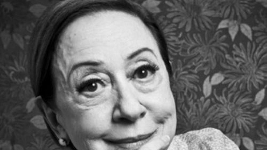 Fernanda Montenegro dá exemplo de humildade