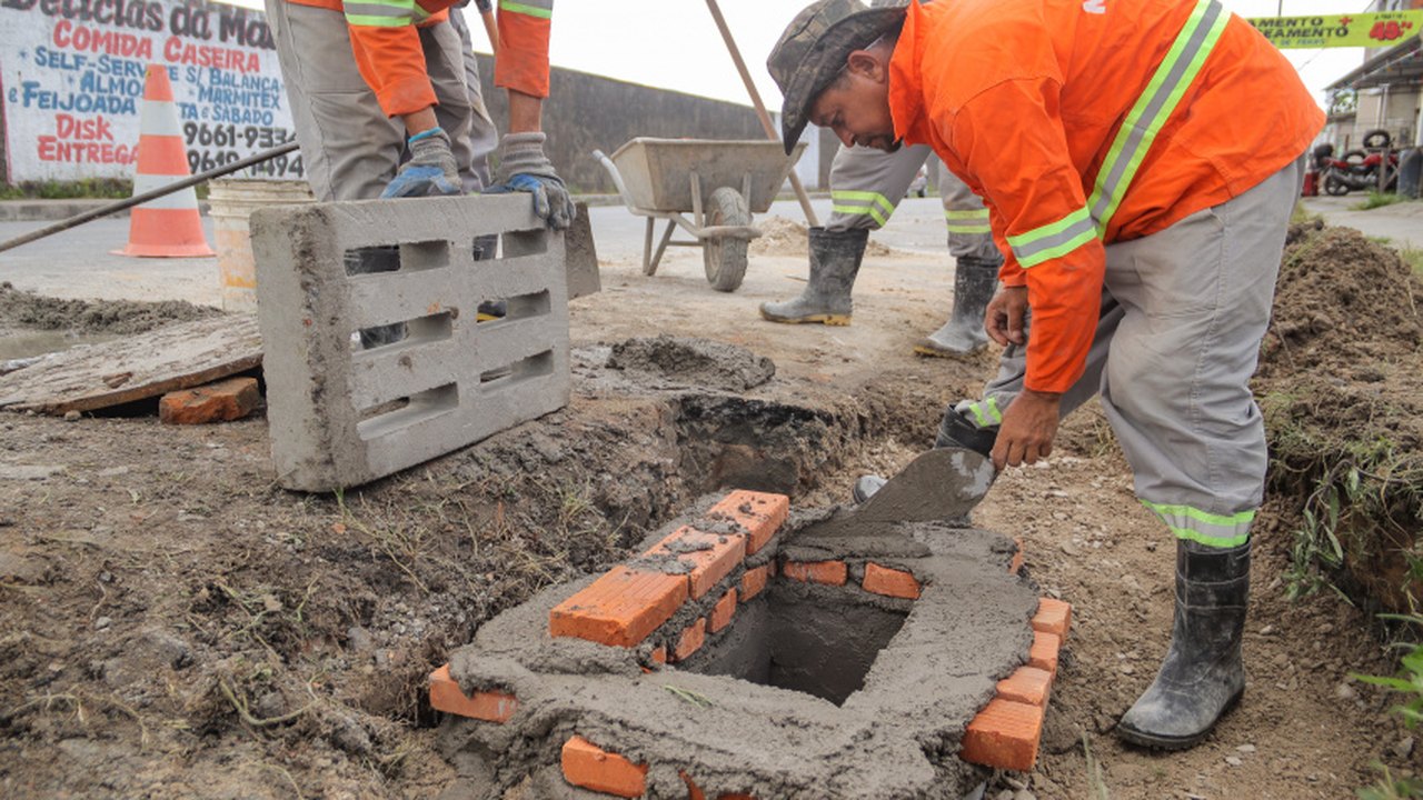 Infraestrutura realiza mais de 50 serviços de drenagem em bairros de Maceió