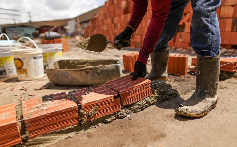 Prefeitura de Maceió inicia construção de barracas no entorno do Mercado da Produção