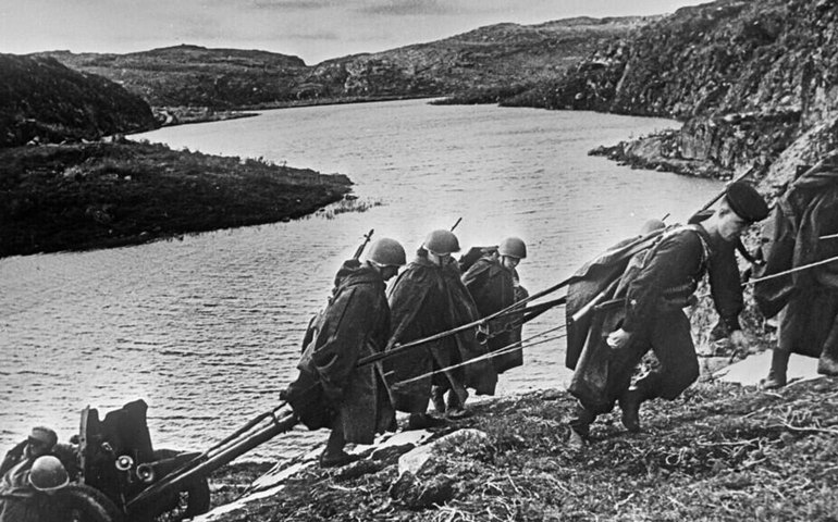 'O que acontece em Ormuz, parece com Murmansk durante a 2ª Guerra Mundial', diz analista (VÍDEOS)