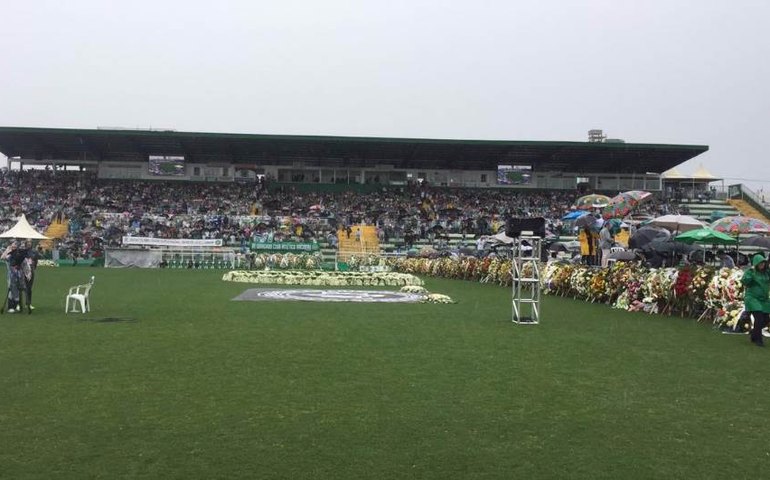 Cerimônia na Arena Condá foi encerrada com muita emoção e participação popular