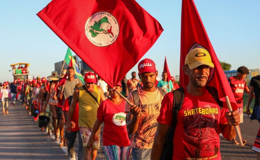MST avalia envio de militantes à Venezuela
