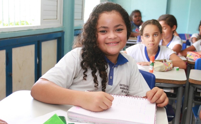 Governo lança programa de alfabetização que beneficiará 80 mil estudantes alagoanos
