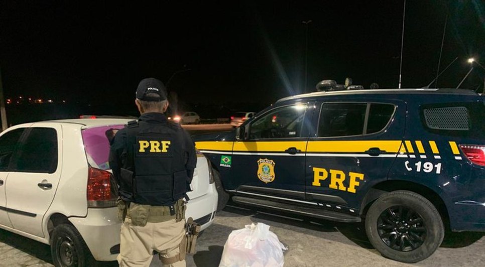 Motorista e três passageiras são presos com mercadoria roubada avaliada em mais de R$ 15 milna Grande Aracaju / Foto: Foto: PRF/SE