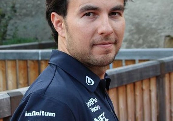 Red Bull anuncia renovação do mexicano Sergio Pérez para temporada 2022 da F-1