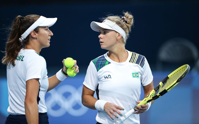 Laura Pigossi e Luisa Stefani perdem semifinal no tênis e vão tentar o bronze