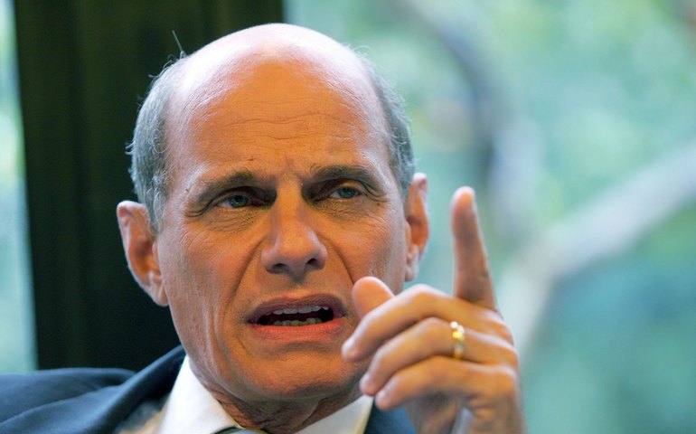 Helicóptero cai na rodovia Anhanguera e mata jornalista Ricardo Boechat