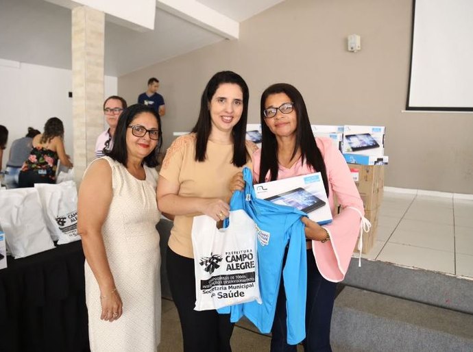Prefeitura de Campo Alegre entrega tablets e kits de EPIs para agentes comunitários de saúde
