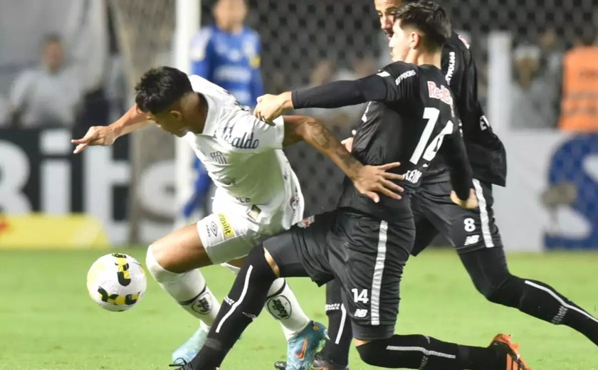 Santos abre 2 a 0, cede empate ao Bragantino e soma 5º jogo sem ganhar em casa