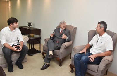 Governador discute ampliação de incentivos para fortalecer o turismo em Alagoas