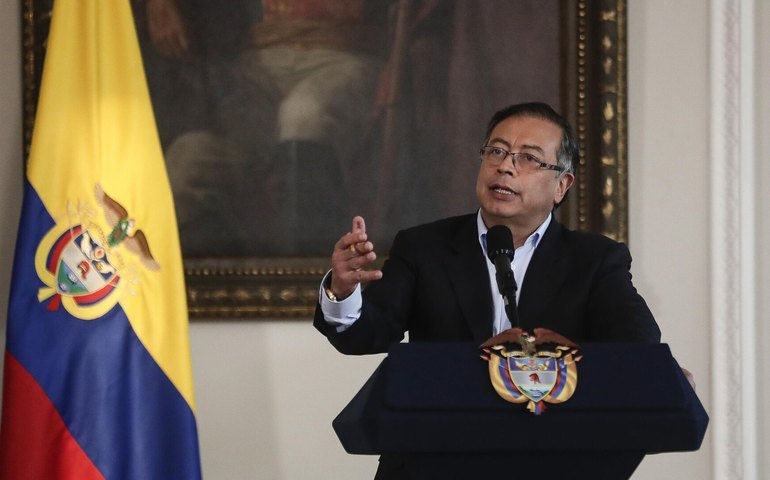 EUA atacaram um navio que 'presumivelmente estava em águas colombianas', diz Petro