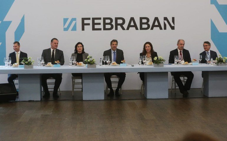 Febraban e ABBC: Redução de teto de juros do consignado INSS é artificial e arbitrária