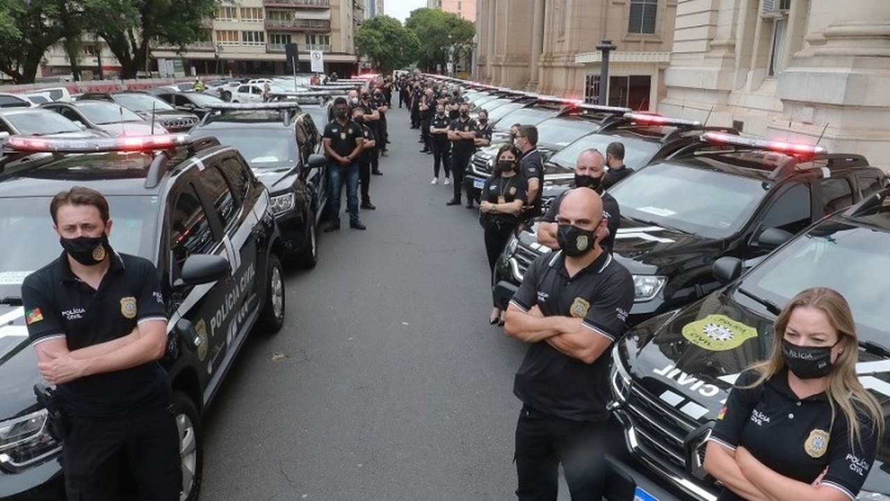 Polícia Civil do RS descobre clínica clandestina após bilhete de paciente: 'Estamos presos, com fome'
