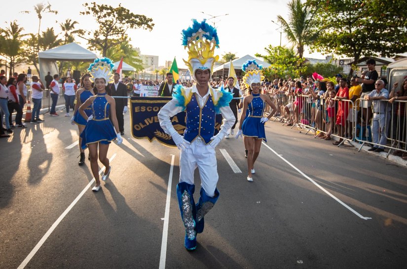 Desfile Cívico Estudantil de 16 de setembro celebra os 208 anos de Alagoas homenageando Nise da Silveira