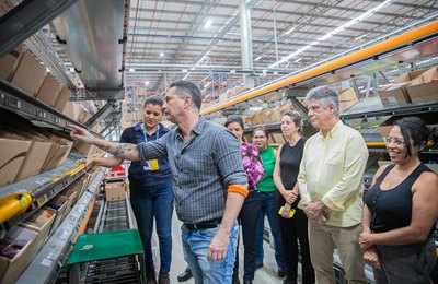 Gestores da Sefaz-AL visitam o Centro de Distribuição da Natura em Murici