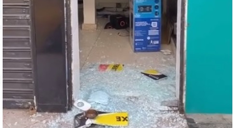 loja arrombadas em aracaju.jpg